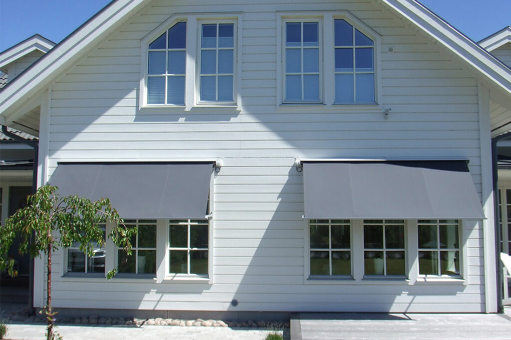Vi har ett stort utbud av fönstermarkiser i Uppsala.